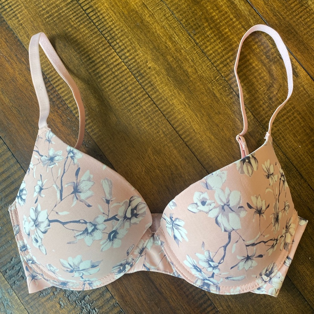 Vince Camuto Pink/Flower Underwire Bra, Size 34C